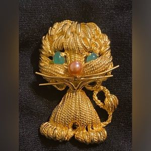 Vintage Castlecliff lion brooch